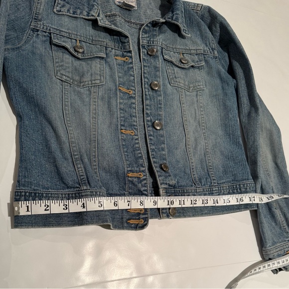 Old Navy Light Wash Blue Denim Trucker Jacket - Picture 6 of 8